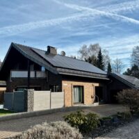 Ost-West PV-Anlage (komplettes Dach in Rollesbroich